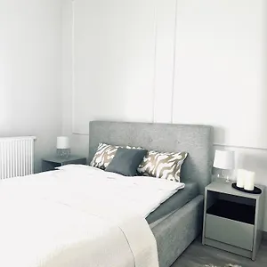 apt-male-garbary-8.poznan-hotels.com/